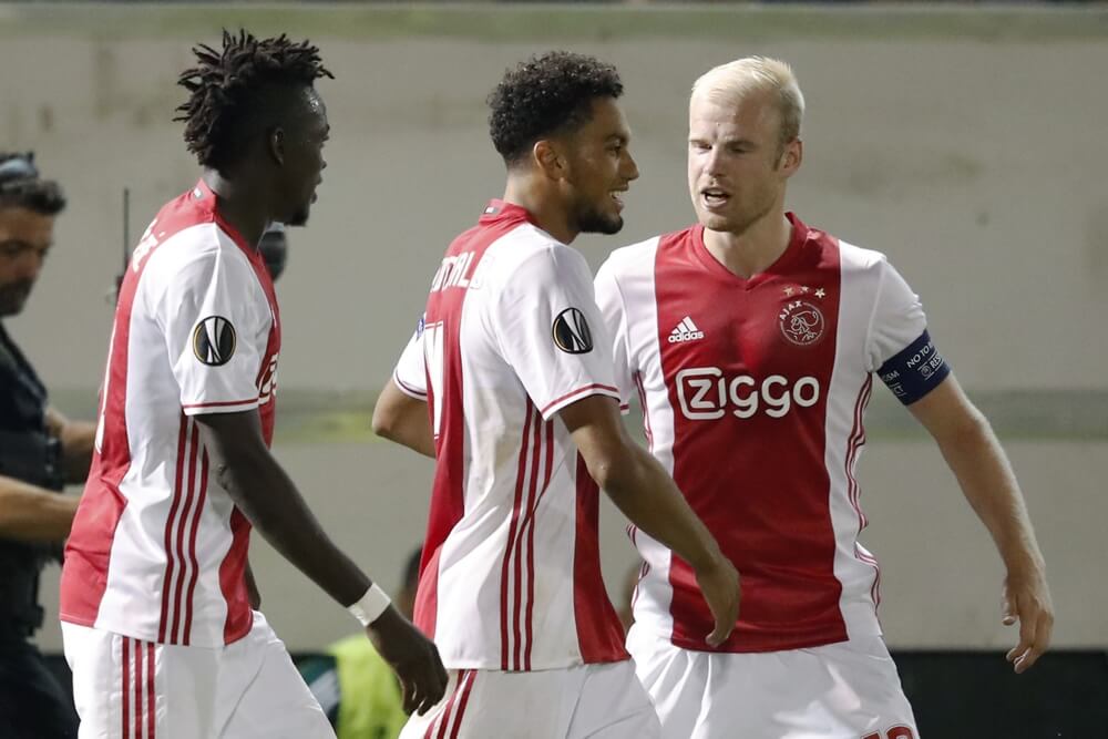 Matig Ajax wint in Europa League