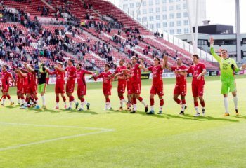 Utrecht huurt United-middenvelder